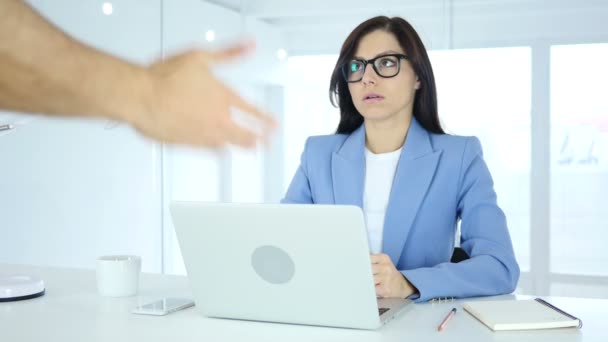 Tips Menghadapi Senior Ditempat Kerja