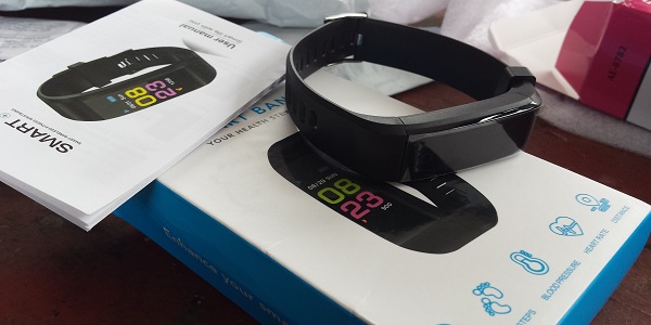 Unboxing Smart Band Gratis dari Aplikasi GearBest